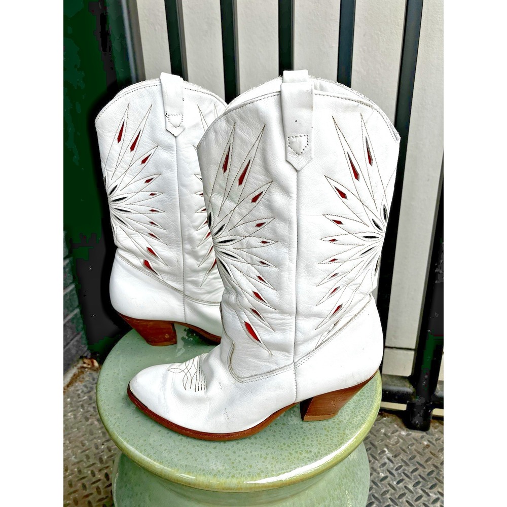 Vintage Women's White Dingo Starburst Cowgirl Boots Size 7.5 Made in USA 7045
